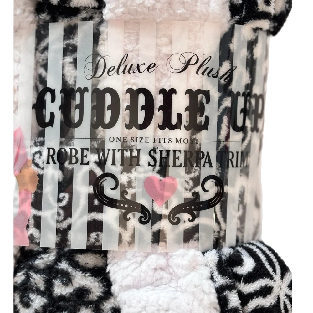 Deluxe Plush Black and White Sherpa Robe - Picture 2 of 4